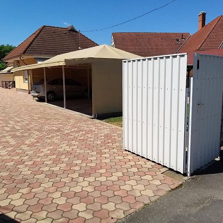 Garden Apartmanhaz 2 Hajdúszoboszló Eksteriør bilde